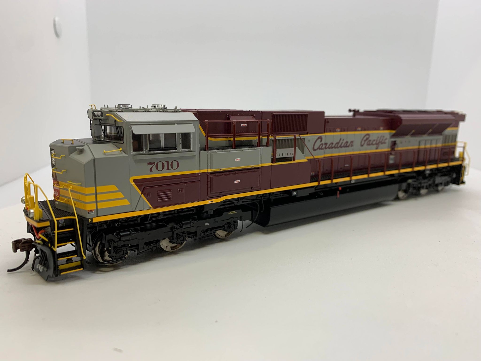 Athearn Genesis2 G75702 - HO SD70ACu - DCC Ready - Canadian Pacific Railway #7010