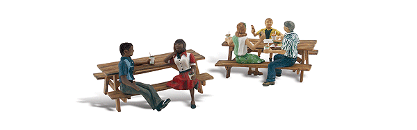 Woodland Scenics 2214 - N Scenic Accents(R) Figures - Outdoor Dining (2pcs)