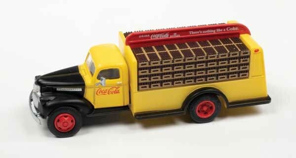 delivery and tank truck Z scale train miniature 2x Chevy COE 1949 