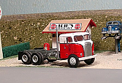 Sylvan Scale Models V-364 HO Scale - 1951-55 White Freightliner Long Wheelbase Sleeper Cab Tractor - Unpainted and Resin Cast Kit