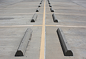 Pikestuff 1016 - HO Concrete Parking Barriers (12pk)