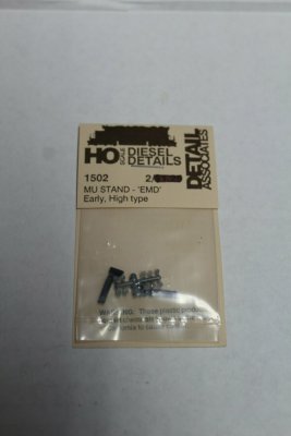 Detail Associates 1502 - HO Scale MU Stand High Type Early