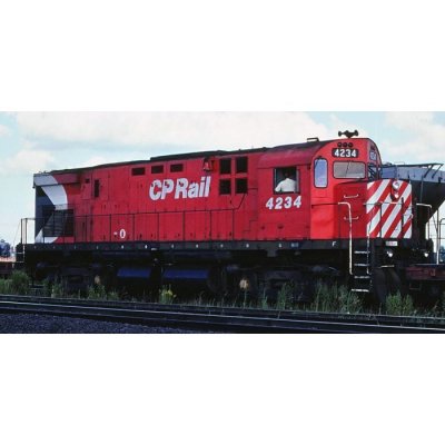 Rapido 45020 - HO MLW C424 (DC/Silent): CP Rail - Action Red (8" Stripes) (DRS-24c): #4250