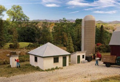 Walthers Cornerstone 3350 - HO Scale Farm House Details -- Kit - Milk House, Pumphouse, Outhouse