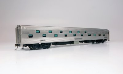 Rapido 141025 - HO Budd Slumbercoach - Northern Pacific #327 Loch Lomond