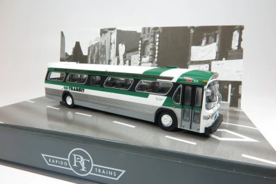 Rapido 753105 - HO New Look Bus - Rapido Trains via Express - Deluxe #1029