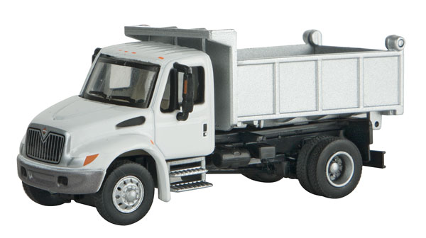 Walthers 11635 HO SceneMaster International(R) 4300 Single-Axle Dump Truck - Assembled - White Cab, Silver Dump Box