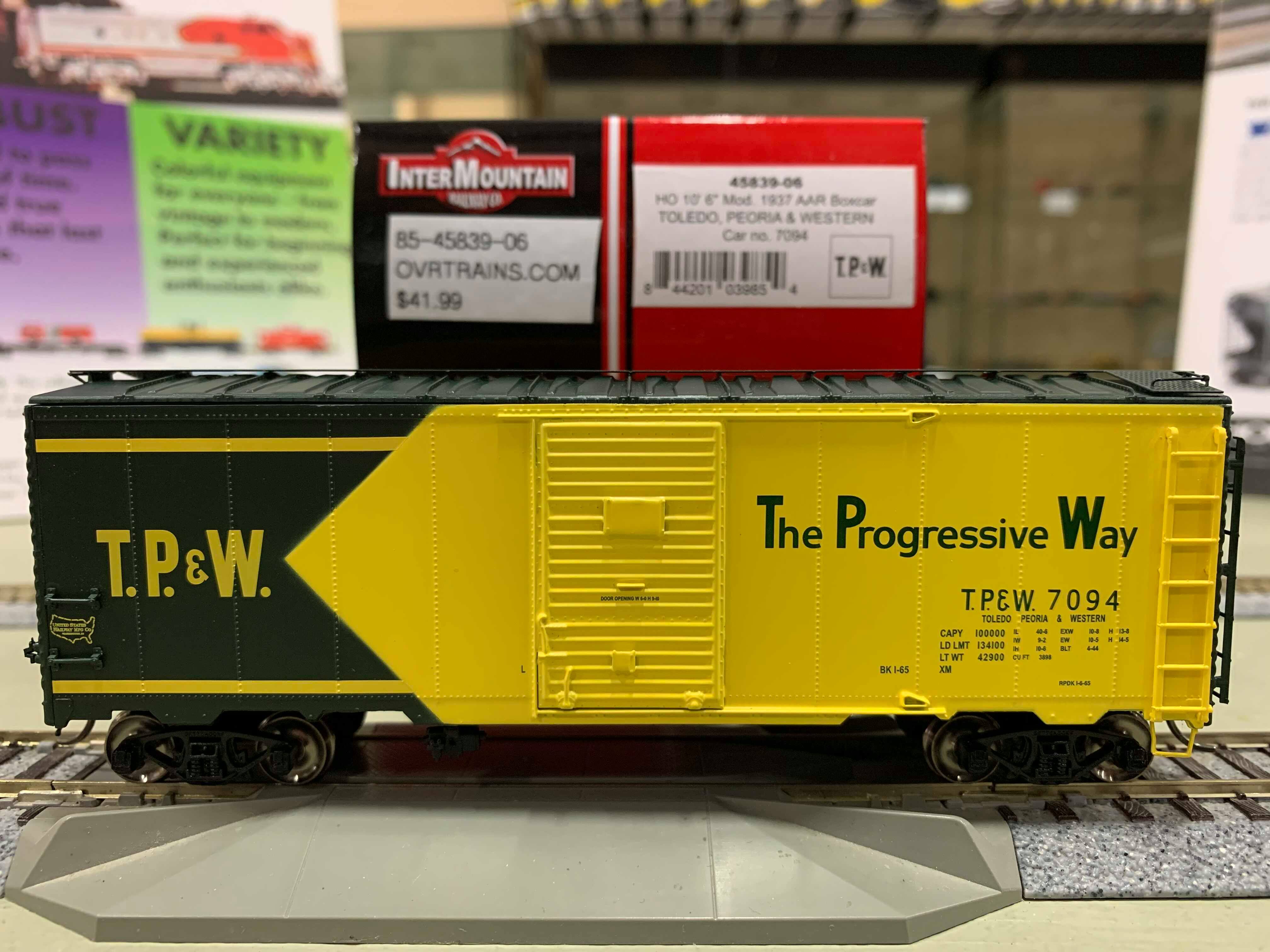 Intermountain 45839-03 HO Scale - 10Ft 6In Modified 1937 AAR Boxcar - Toledo, Peoria & Western #7045