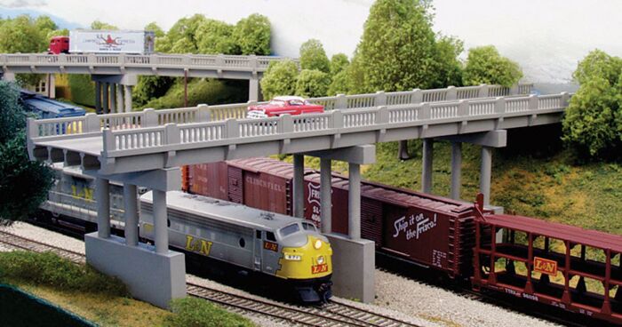 Rix Products 153 - N Scale 1930s 150ft Highway Overpass w/4 Piers - Kit