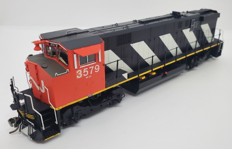 Rapido 33018 - HO MLW M420 MR20c - DC/DCC Ready - Canadian National (Stripes) #3572