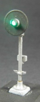 ShowCase Miniatures 2195 - HO Pole Mount Dwarf Signal Kit (type SA)