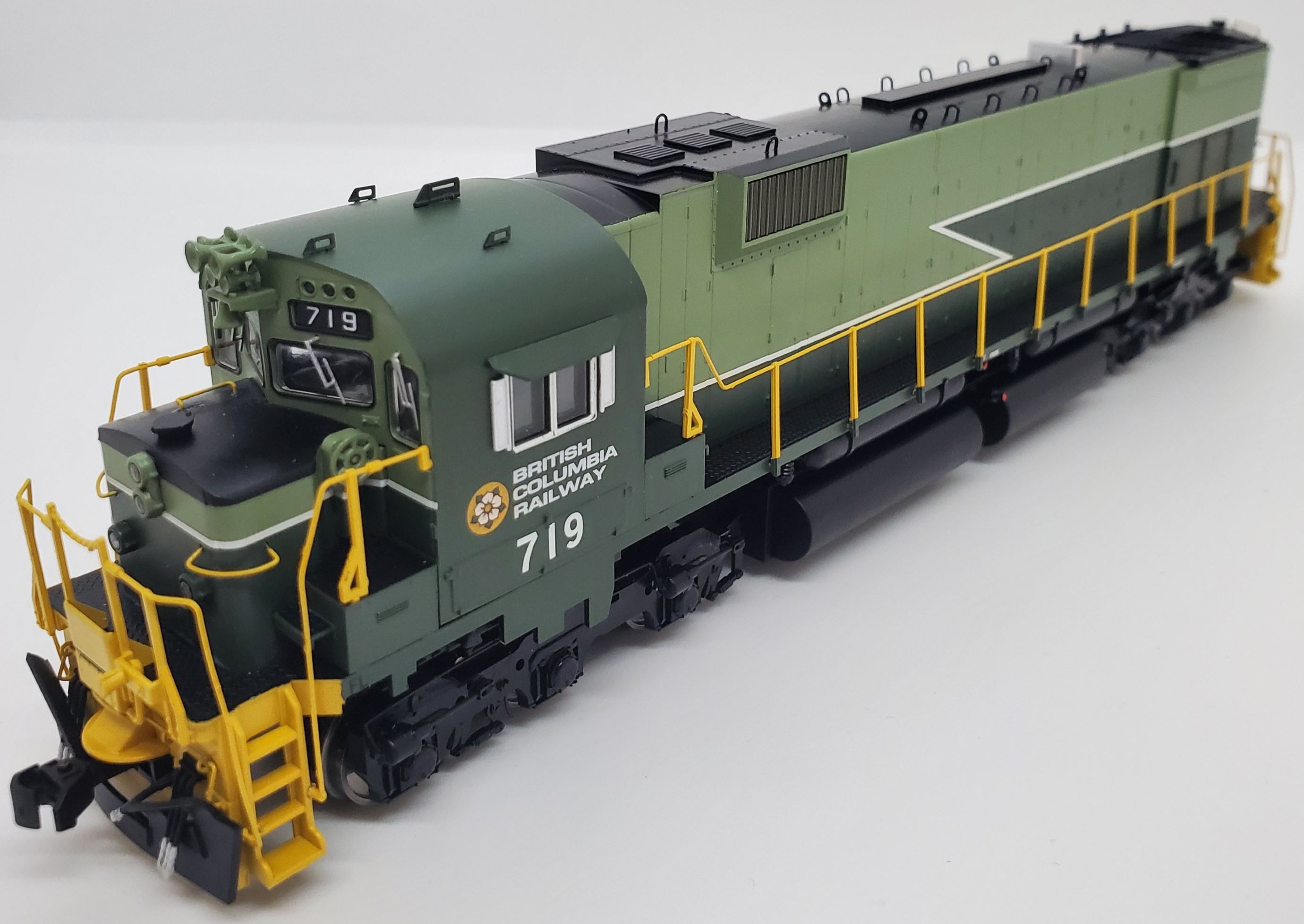 Bowser 24859 - HO MLW M630 - DCC & Sound - British Columbia Railway BCR #719