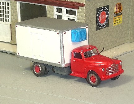 Sylvan Scale Models V-311 HO Scale - 1948-53 Chevy Conventional Refrigerated Truck - Unpainted and Resin Cast Kit