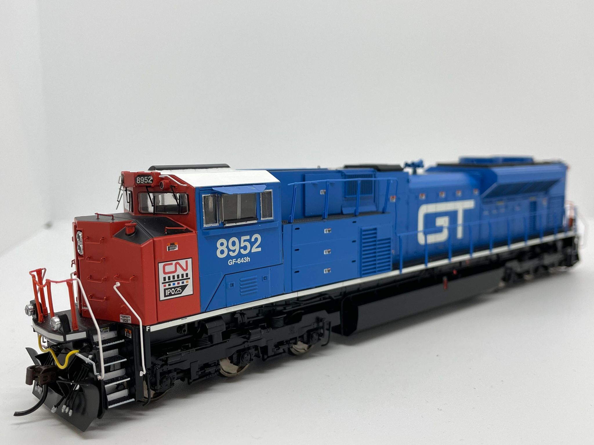 Athearn Genesis G70583 HO - G2 SD70M-2 - DCC Ready - CN/GT/Heritage #8952