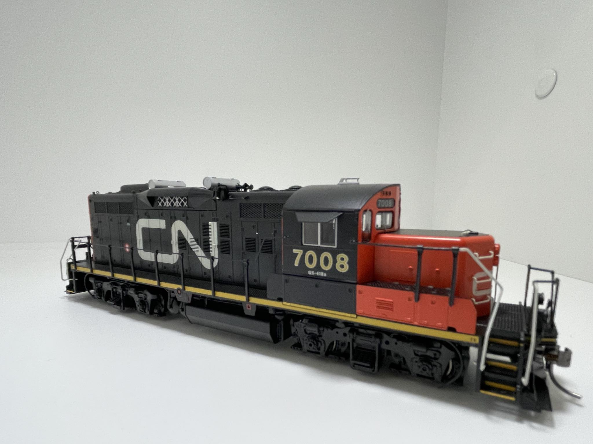 Rapido 41511 - HO GP9RM - DCC & Sound - Canadian National (Large Noodle) #7008