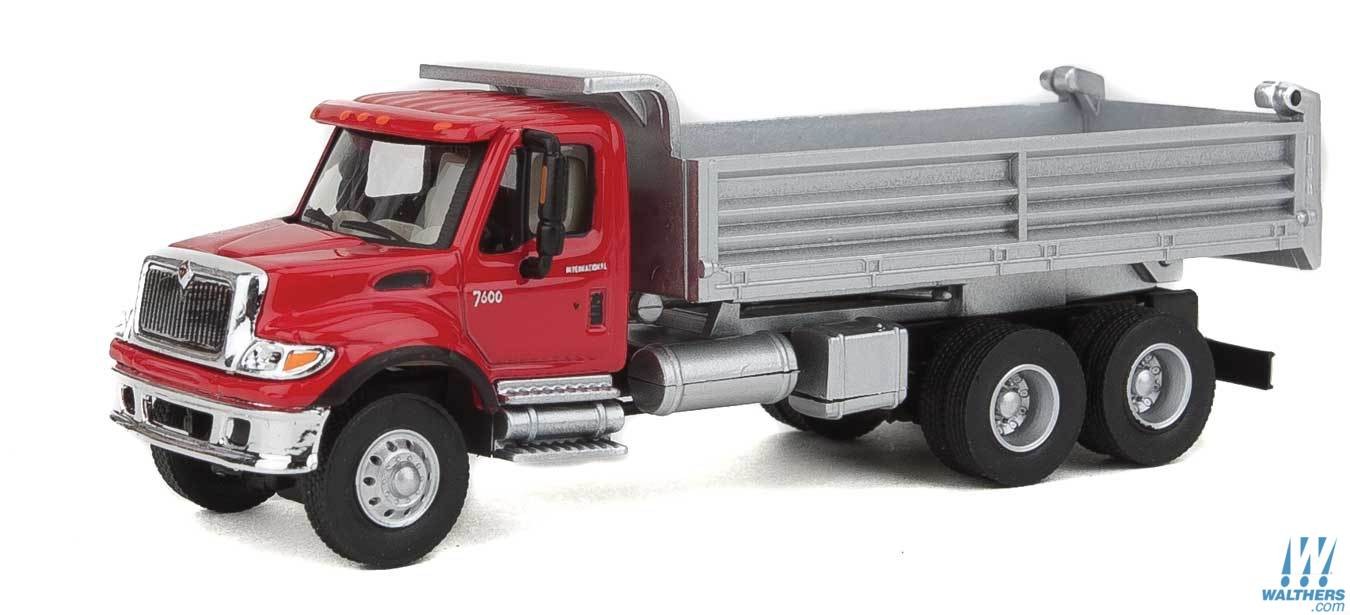 Walthers SceneMaster HO 11662 International(R) 7600 3 Axel Hvy-Dty Dump Truck with Red Cab Silver Body