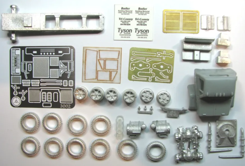 ShowCase Miniatures 3002 - HO Scale 70s GMC 9500 (Short Hood) Kit