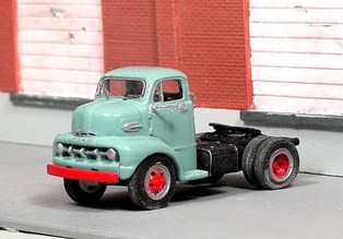 Sylvan Scale Models V-327 HO Scale - 1952 Ford/Cab Over Engine/Highway Tractor - Unpainted and Resin Cast Kit