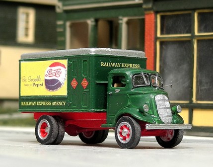 Sylvan Scale Models V-367 HO Scale - 1937 Studebaker Railway Express Agency Delivery Truck - Unpainted and Resin Cast Kit