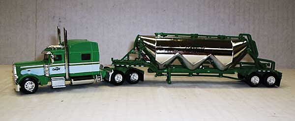 Trucks n Stuff SPEC025 - HO Peterbilt 389 Sleeper Cab Tractor w/Pneumatic Bulk Trailer - Cargill