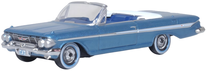 Oxford Diecast 87CI61006 - HO 1961 Chevy Impala Convertible - Assembled - Top Down (Jewel Blue/White)
