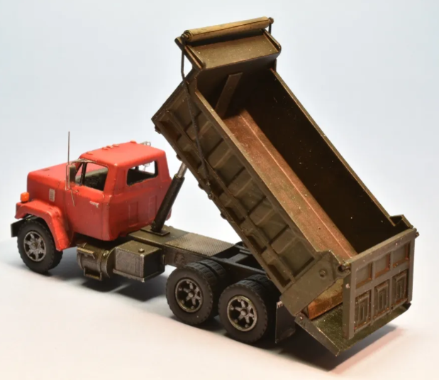ShowCase Miniatures 3005 - HO Scale 80s GMC Brigadier Dump Truck Kit