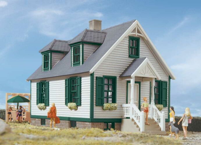 Walthers Cornerstone 3657 - HO Lake Forest Cottage with Accessories - Kit