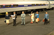 Bachmann 33110 - HO Figures - Standing Platform Passengers (6)
