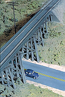 Walthers Cornerstone 3147 - HO Trestle w/Deck Girder Bridge - Kit