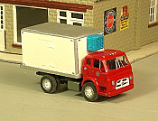 Sylvan Scale Models V-314 HO Scale - 1953-68 Diamond T Reefer Truck - Unpainted and Resin Cast Kit
