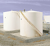 Walthers Cornerstone 3168 - HO Tall Oil Storage Tank w/Berm - Kit