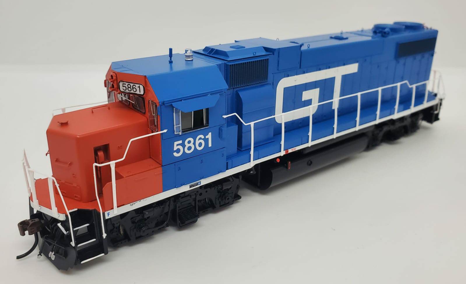 Athearn Genesis G71814 - HO GP38-2 - DCC & Sound - Grand Trunk Western (GTW) #5853