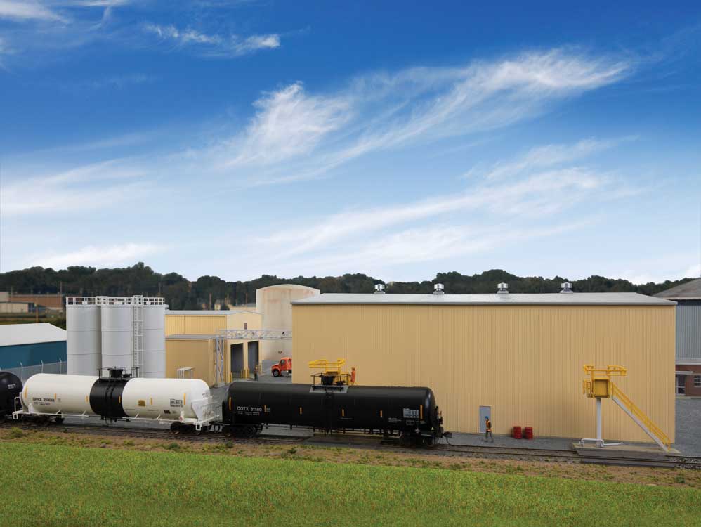 Walthers Cornerstone 4136 - HO Chemical Distributor - Kit