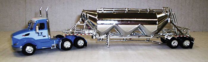 Trucks n Stuff SPEC004 - HO Peterbilt 579 Day Cab Tractor w/Pneumatic Bulk Trailer - T&T Trucking