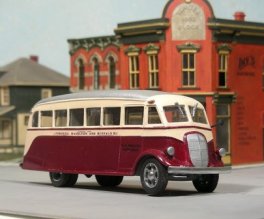 Sylvan Scale Models SE-11 HO Scale - 1937 Studebaker Toronto, Hamilton and Buffalo Bus - Unpainte...
