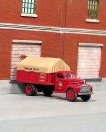 Sylvain Scale Models V-270-1 - HO 1946-47 Mercury Stake Truck - Unpainted Resin Kit