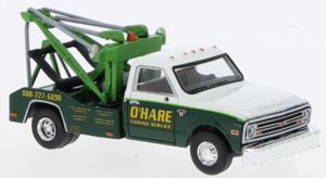 Brekina 19666 - HO 1981 GMC C30 Tow Truck - Assembled -- O'Hare Chicago Towing (green, white, yel...