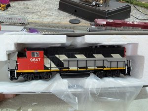 ESTATE - Atlas 10000730 - HO GP40-2(W) - Gold Series - DCC/Sound - CN #9647 - AS IS - FINAL SALE