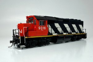 Rapido 40550 - HO EMD GP40 - DCC & Sound - Canadian National (Stripes) #9316 - Otter Valley Railr...