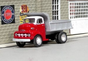 Sylvan Scale Models V-328 HO Scale - 1952 Ford/Cab Over Engine/Dump Truck - Unpainted and Resin C...