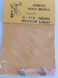 Juneco Scale Models C-112 Back Up Light - DDGM Pyle Double Horizontal w/jewels, plastic (2/pkg)