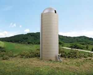 Walthers Cornerstone 3332 - HO Scale Concrete-Style Silo -- Kit - 1-5/8" x 5-1/2" 42 x 142cm
