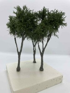Martin Welberg Scenic Studios TLDG1 - Fine Scale Tree - Large - Dark Green - 12cm-16cm - 3 pcs