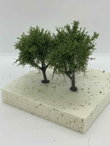 Martin Welberg Scenic Studios TSMG2 - Fine Scale Tree - Small - Medium Green - 6cm-8cm - 3 pcs