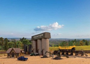 Walthers Cornerstone 4094 - HO Scale Vintage Coal Dealer -- Kit