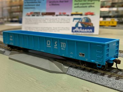 Athearn 97372 HO Scale - RTR 52Ft Mill Gondola, CW/ Oregon Steel #5000