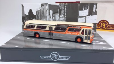 Rapido Trains 753096 HO New Look Bus Exclusive London Transit Commission (Orange/Brown)#138 13 - ...