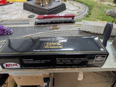 ESTATE - Atlas 10000730 - HO GP40-2(W) - Gold Series - DCC/Sound - CN #9647 - AS IS - FINAL SALE