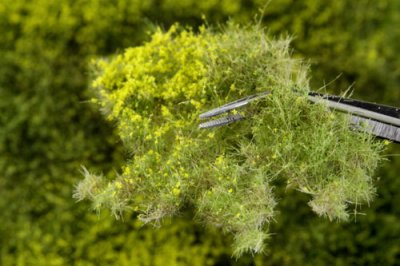 Martin Welberg Scenic Studios WB-PW261 - Layered Tufts - Spring w/ Weeds - 2mm-6mm