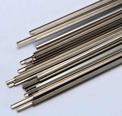 Micro Engineering 17100 - HO Code 100 Nickel Silver Rail - Non-Weathered (33 pcs, 99 ft)